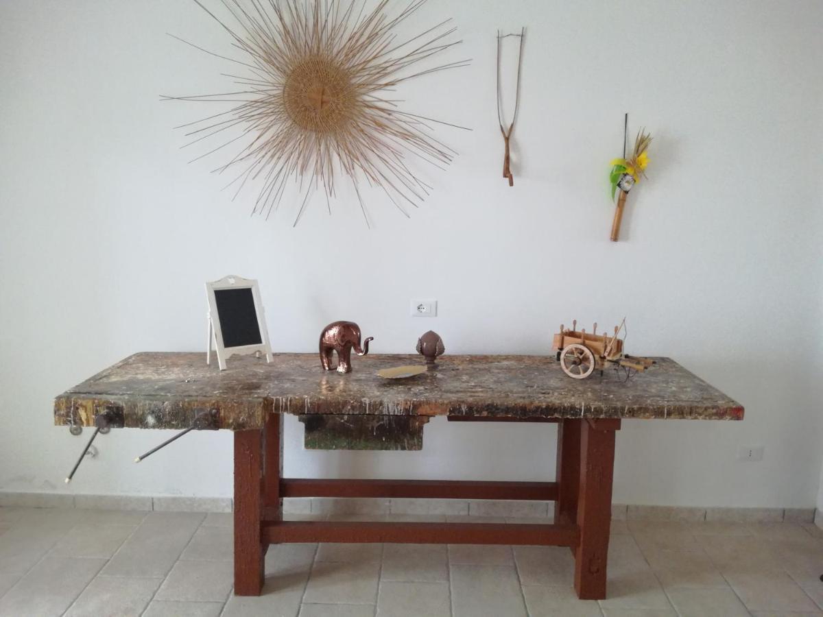 Carpentry Bed & Breakfast Uggiano La Chiesa Luaran gambar